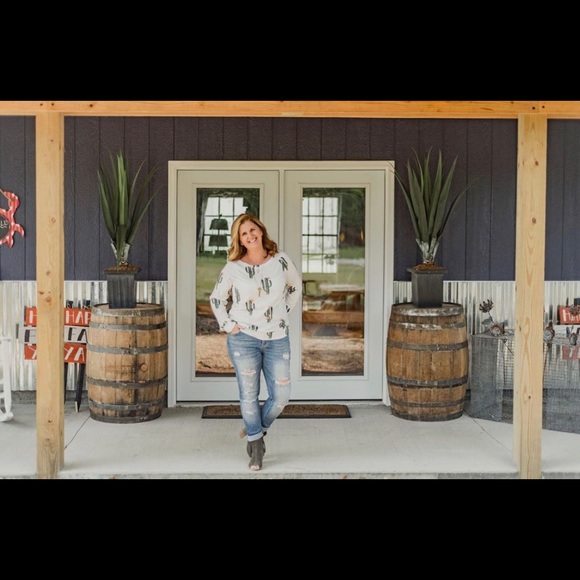 Meet your Posher, Holly - Picture 3 of 3